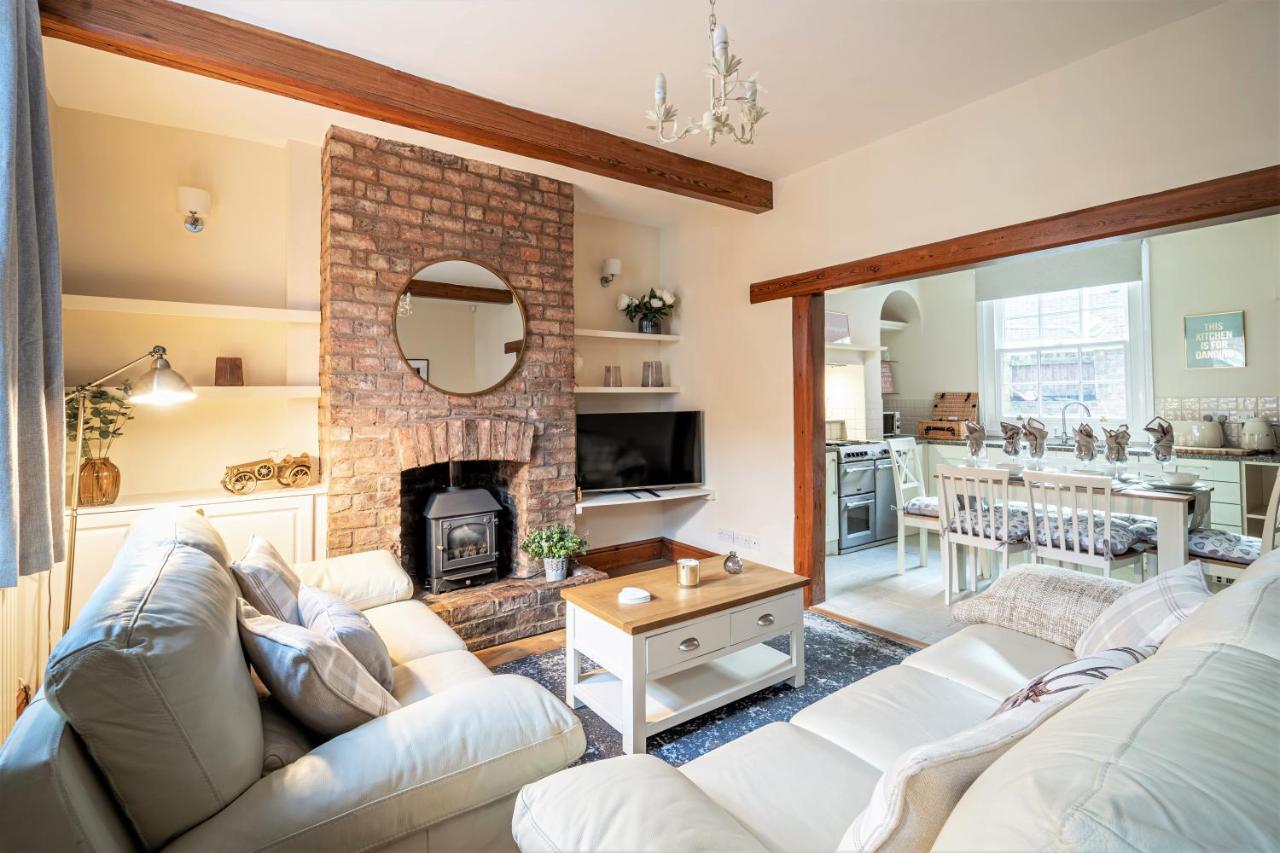 The Cottage In Chester, Sleeps 6 With Free Parking Buitenkant foto