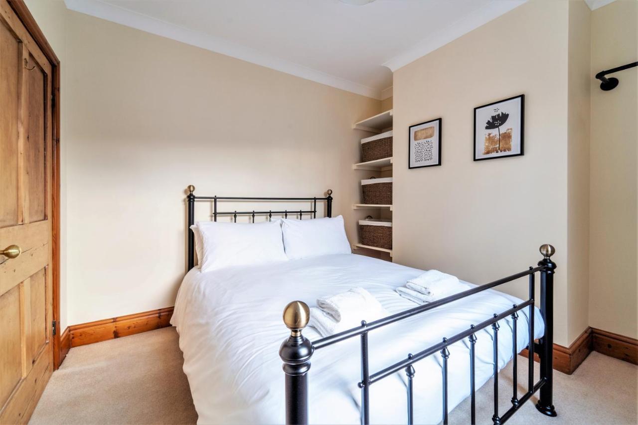 The Cottage In Chester, Sleeps 6 With Free Parking Buitenkant foto